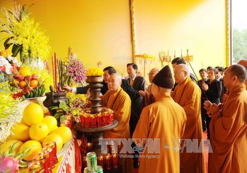 Về đất Phật dự khai hội xuân Yên Tử năm 2015 ảnh 1